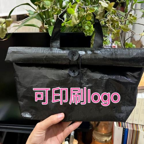 覆膜编织袋定制印logo大容量购物袋——PP塑料编织手提袋批发与服装购物应用指南